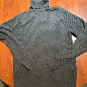 Men’s turtle neck
